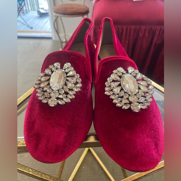Cato Crushed Red Velvet Flats  Faux Suede Loafers Womens 10M w Rhinestone Broach - Picture 8 of 15